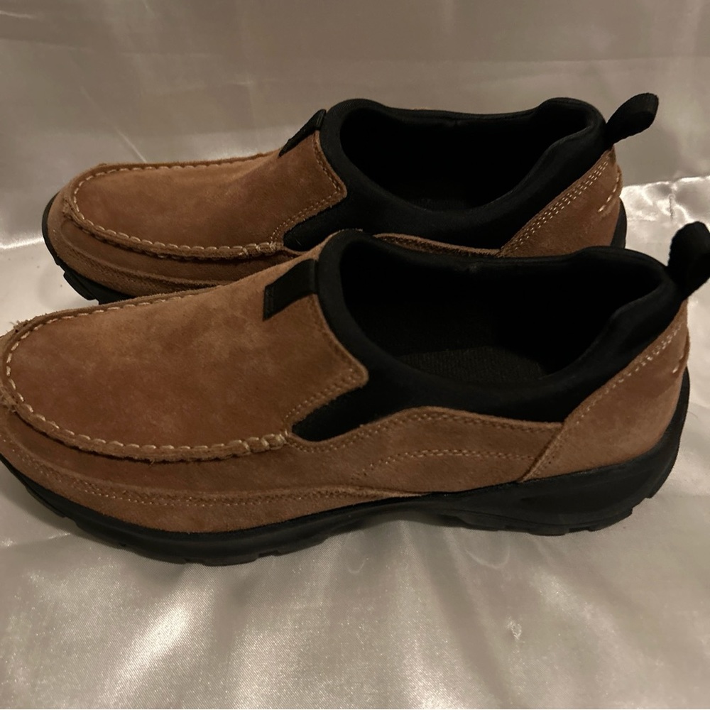 Shoes - Picture 5 of 9
